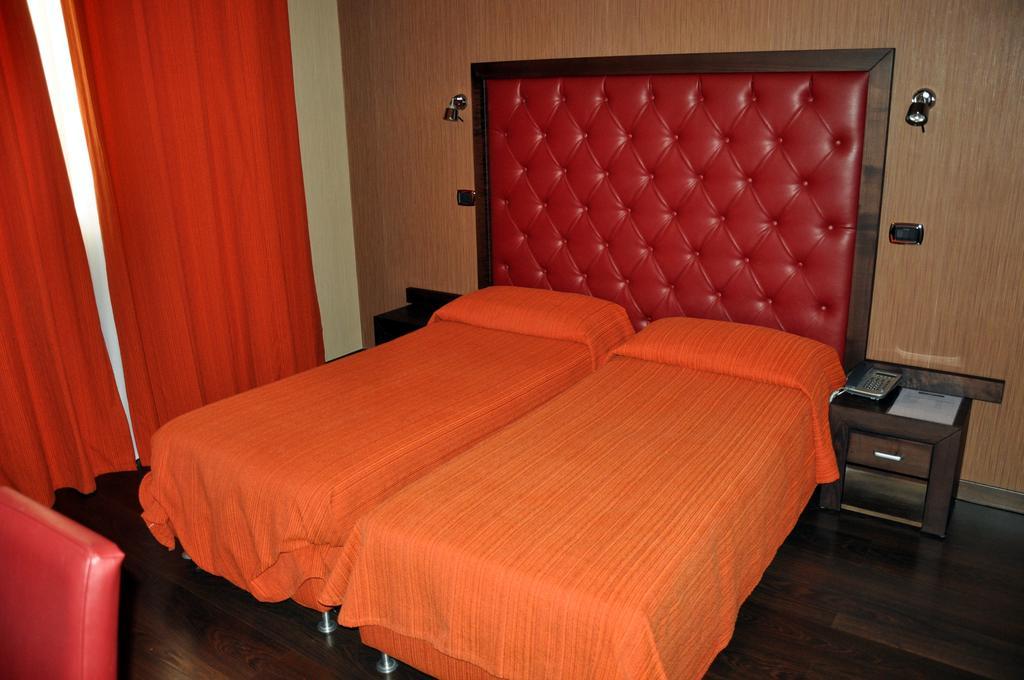 Hotel Fontana Del Re アリアーノ・イルピーノ 部屋 写真