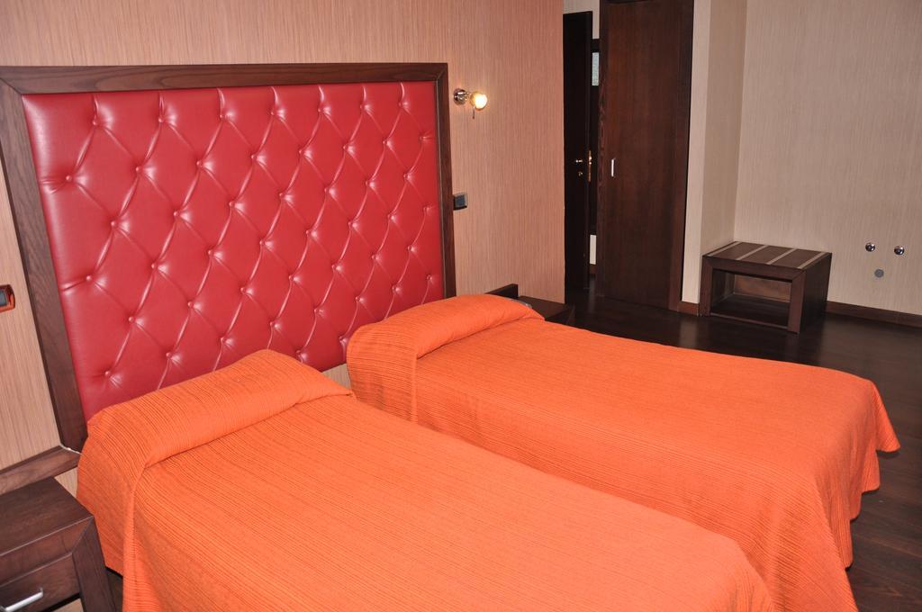 Hotel Fontana Del Re アリアーノ・イルピーノ エクステリア 写真